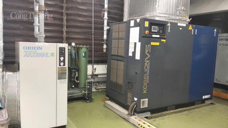 Máy nén khí được thay mới năm 2023 có Inverter để tiết kiệm điện được Goshi Thăng Long đầu tư