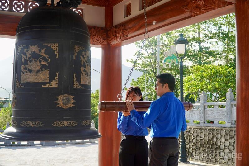 Chùm ảnh: Thanh niên tình nguyện chung tay xóa nhà tạm, nhà dột nát - 34