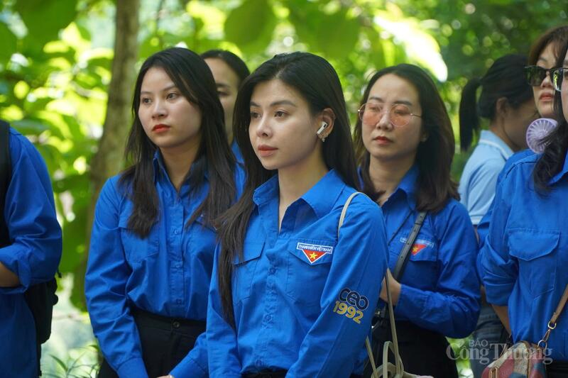 Chùm ảnh: Thanh niên tình nguyện chung tay xóa nhà tạm, nhà dột nát - 20