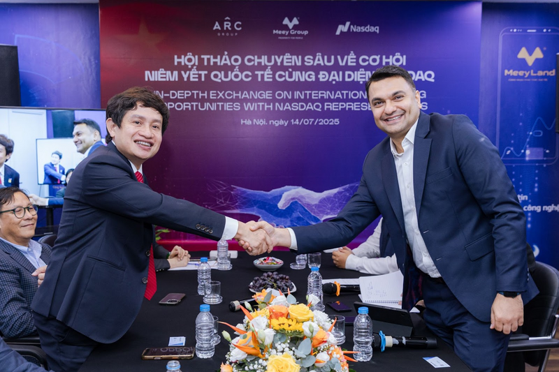Ông Hiren Krishnani, Giám đốc Quan hệ nhà đầu tư và IPO, NASDAQ, thăm và làm việc tại trụ sở Meey Group. Ảnh: Meey Group