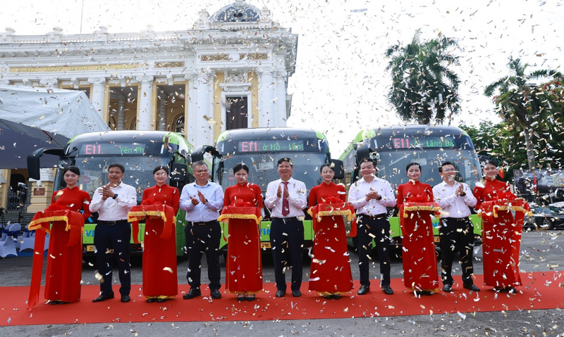 Tuyến buýt điện miễn phí E11 sẽ hoạt động thí điểm từ nay đến hết năm 2025