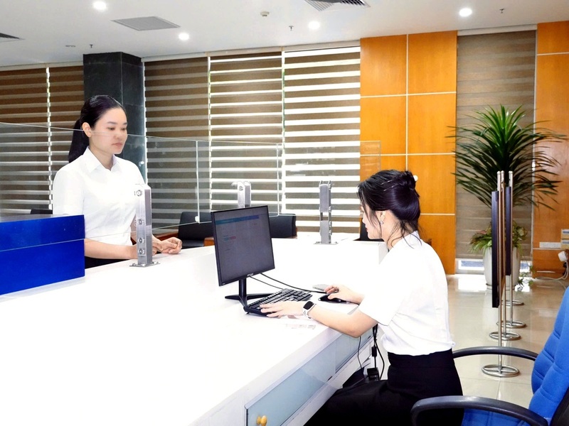 PC Thanh Hóa đưa ứng dụng số hóa kiểm soát khách vào, ra làm việc tại tòa nhà điều hành Công ty, qua đó góp phần nâng cao hiệu quả tiếp đón, đảm bảo an ninh và chuyên nghiệp cho cơ quan, phù hợp với xu thế thời kỳ chuyển đổi số trong ngành và toàn quốc. Ảnh: PC Thanh Hóa