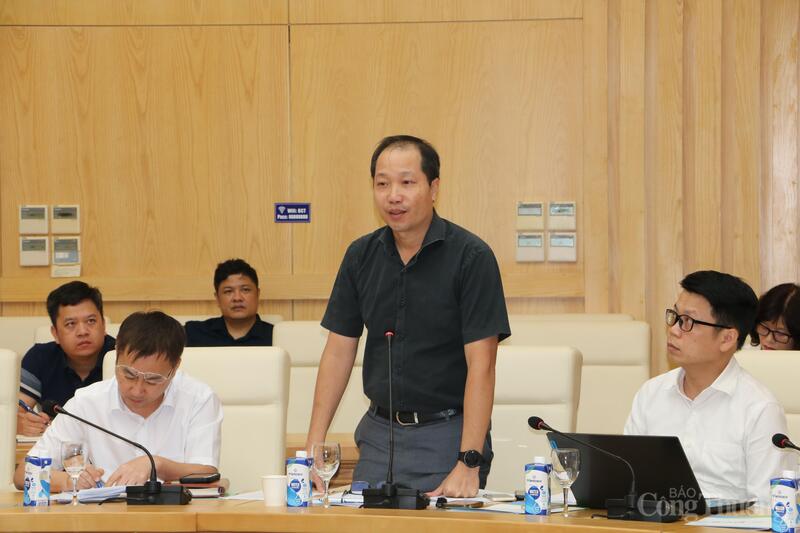 Đại diện Tập đoàn Xăng dầu Việt Nam phát biểu tại hội thảo.