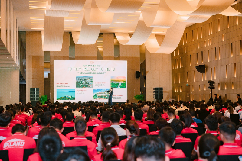 Chuỗi sự kiện “Sales Training” dự án La Tiên Villa vào ngày 4,5,8,7/8 vừa qua tại Hà Nội, Nha Trang, TP.HCM đã quy tụ đến gần 5.000 “sứ giả” tham gia.