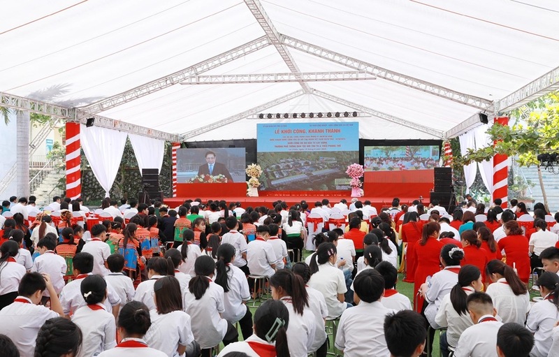 Quang cảnh buổi lễ khởi công Dự án đầu tư xây dựng Trường phổ thông Dân tộc nội trú Tiểu học và THCS Phong Thổ. Ảnh: Quý Trung/TTXVN