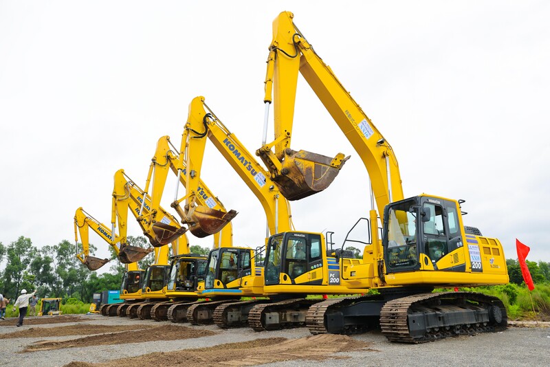 Máy móc, phương tiện tham gia lễ khởi công khu nhà ở công nhân, nhà ở xã hội tại Khu công nghiệp Yên Mỹ II