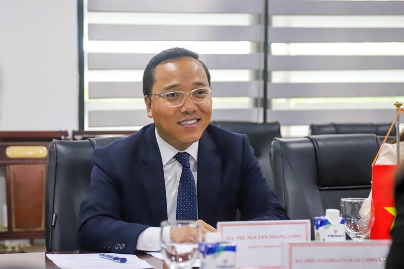 Thứ trưởng Nguyễn Hoàng Long nhấn mạnh tầm quan trọng của việc khởi động đàm phán FTA Việt Nam - MERCOSUR trong thúc đẩy hợp tác thương mại Việt Nam - Uruguay. Ảnh: Moit.gov.vn