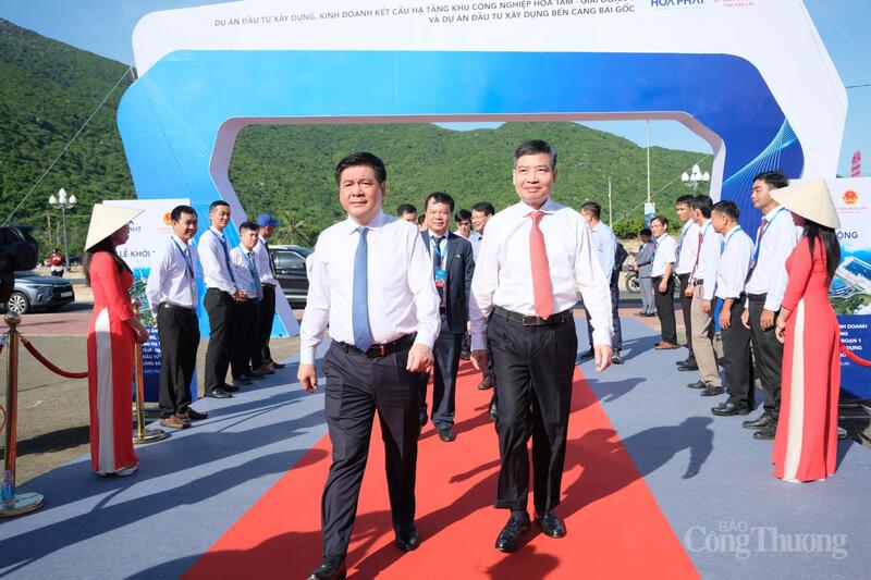 Bộ trưởng Bộ Công Thương Nguyễn Hồng Diên dự lễ khởi động dự án. Ảnh: Lê Sơn