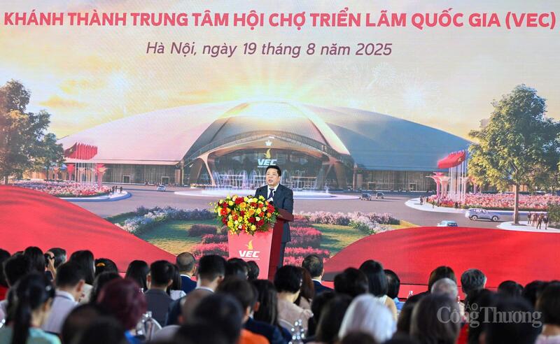 Bộ trưởng Bộ Xây dựng Trần Hồng Minh cho biết, 250 dự án, công trình khánh thành, khởi công dịp này là biểu tượng của khát vọng phát triển, ý chí vươn lên của toàn dân tộc