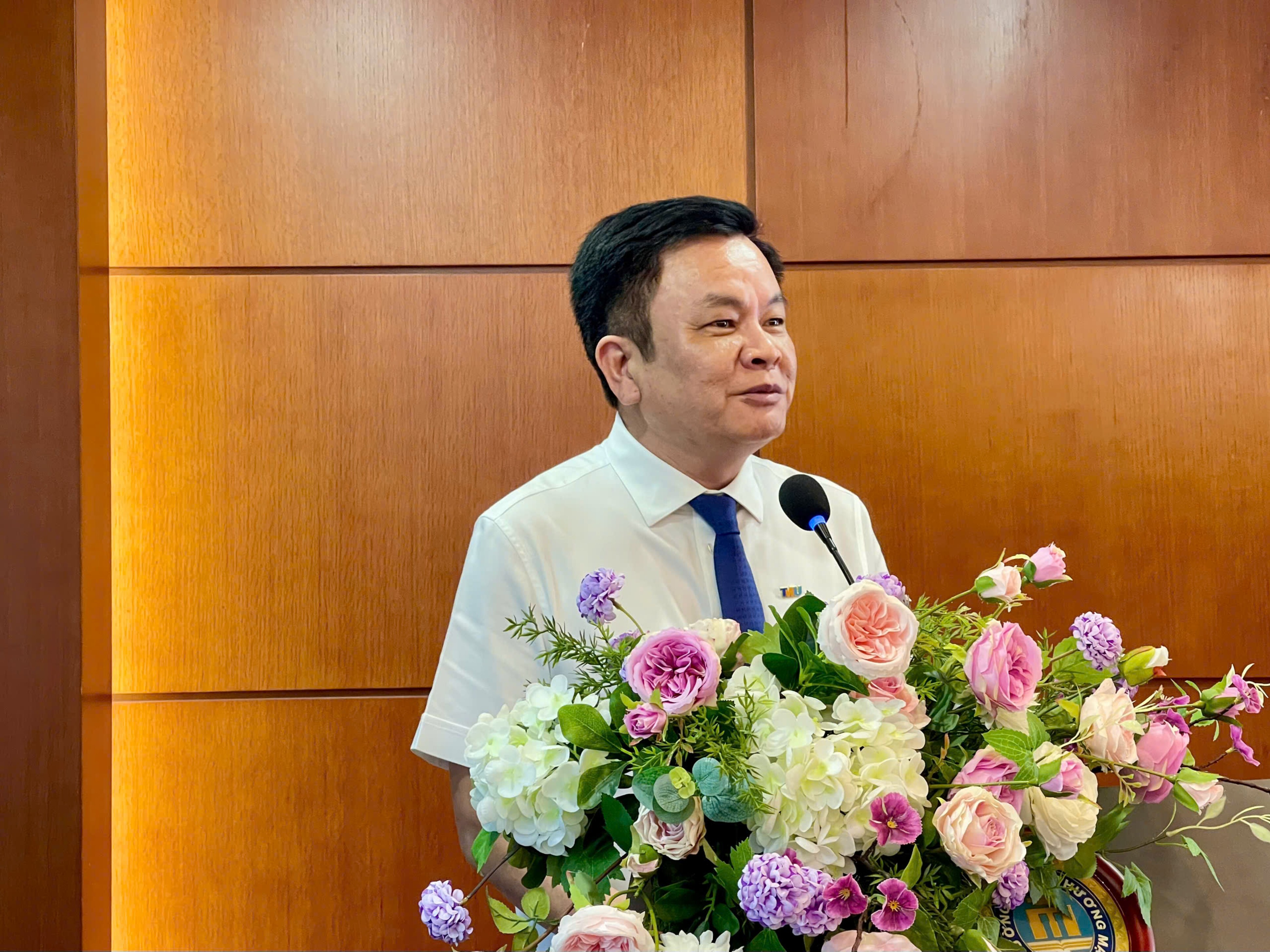 PGS.TS Nguyễn Hoàng, Hiệu trưởng Trường Đại học Thương mại phát biểu tại lễ ký kết