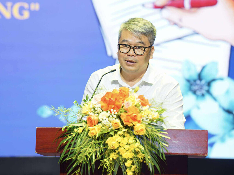 Ông Phạm Quỳnh, Phó Tổng Biên tập Nhà Xuất bản Giáo dục Việt Nam phát biểu tại lễ phát động. Ảnh: Hoàng Lan
