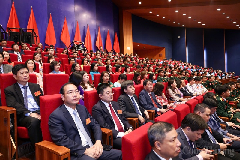 Các đại biểu tham dự lễ kỷ niệm. Ảnh: Nam Nguyễn