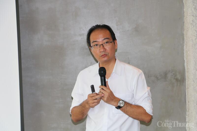 Ông Nguyễn Anh Dũng, Chuyên gia chuyển đổi năng lượng của Quỹ Châu Á (The Asia Foundation) phát biểu tại Hội thảo. Ảnh: Phong Lâm