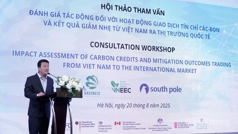 Ông Nguyễn Tuấn Quang, Phó cục trưởng Cục Biến đổi khí hậu phát biểu tại hội thảo