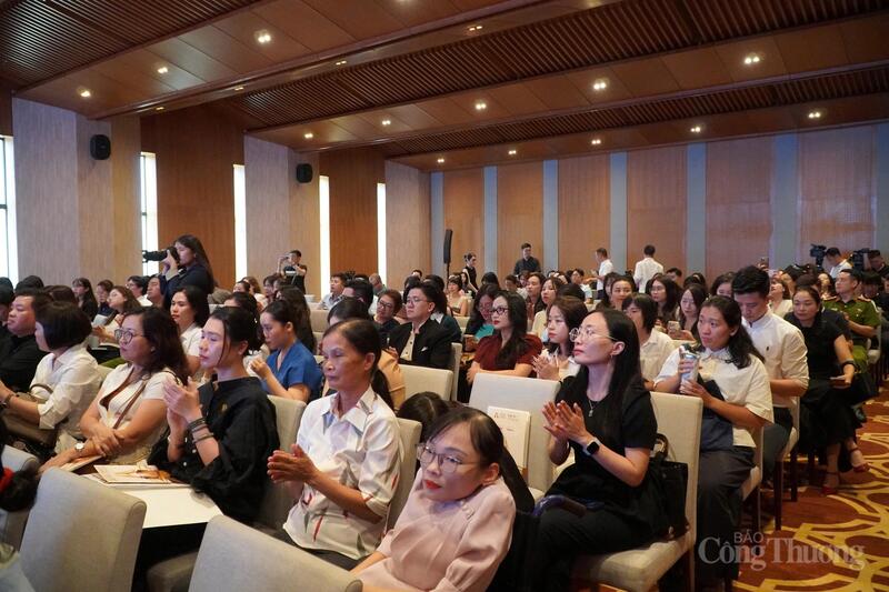 Tại buổi lễ công bố có sự xuất hiện của những vị khách mời đặc biệt, họ là những người đã, đang và sẽ đồng hành cùng với các mùa giải Human Act Prize.