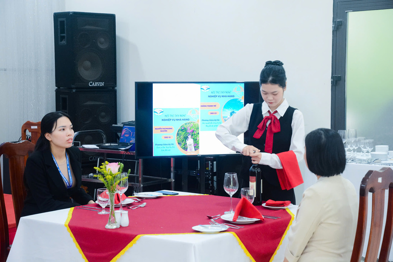 Trường Cao đẳng Thương mại Đà Nẵng là một trong những trường có thế mạnh đào tạo ngành thương mại - dịch vụ. Ảnh: Đỗ Nga