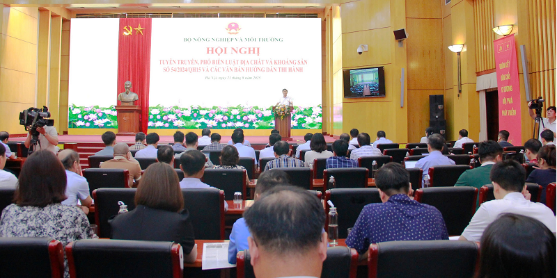 Toàn cảnh hội nghị. Ảnh: Sỹ Tùng