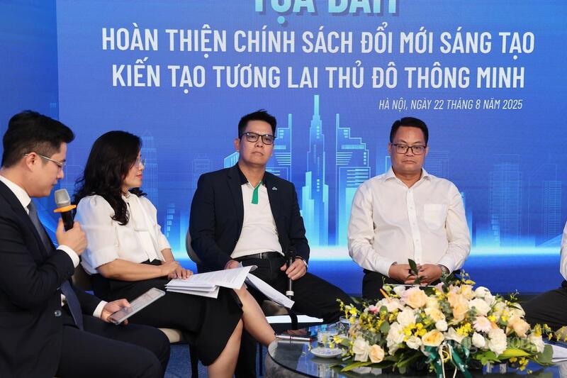 Đại biểu tham dự tọa đàm.