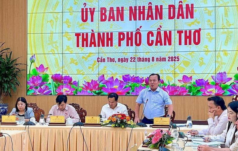 Ông Nguyễn Văn Hoà, Phó Chủ tịch UBND TP. Cần Thơ phát biểu tại buổi làm việc.