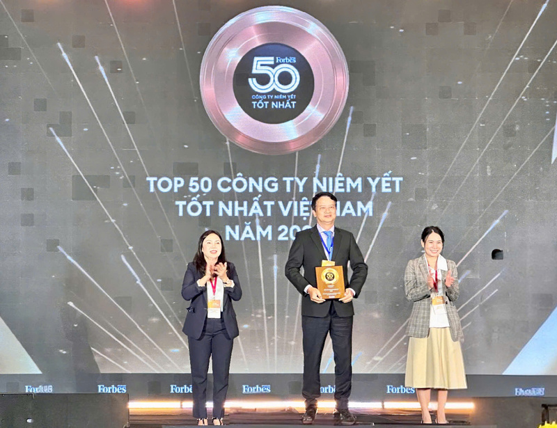Bảo Việt là thương hiệu dẫn đầu và duy nhất trong ngành bảo hiểm được vinh danh liên tiếp kể từ lần đầu Forbes Việt Nam thực hiện " Danh sách 50 công ty niêm yết tốt nhất Việt Nam" từ năm 2013