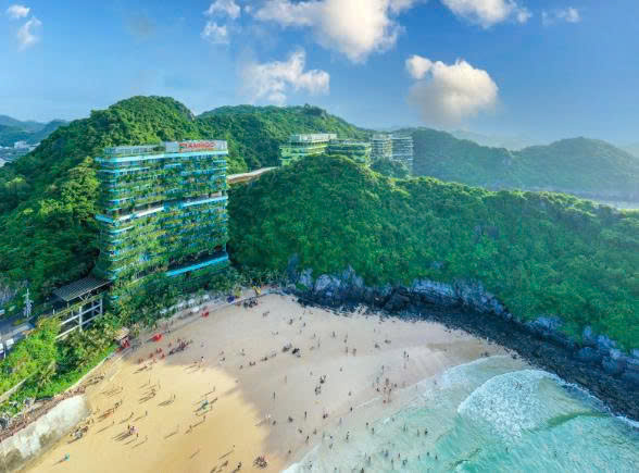 Flamingo Cát Bà Resorts nổi bật với sự kết hợp giữa lợi thế thiên nhiên của vịnh Lan Hạ và hệ thống tiện ích cao cấp