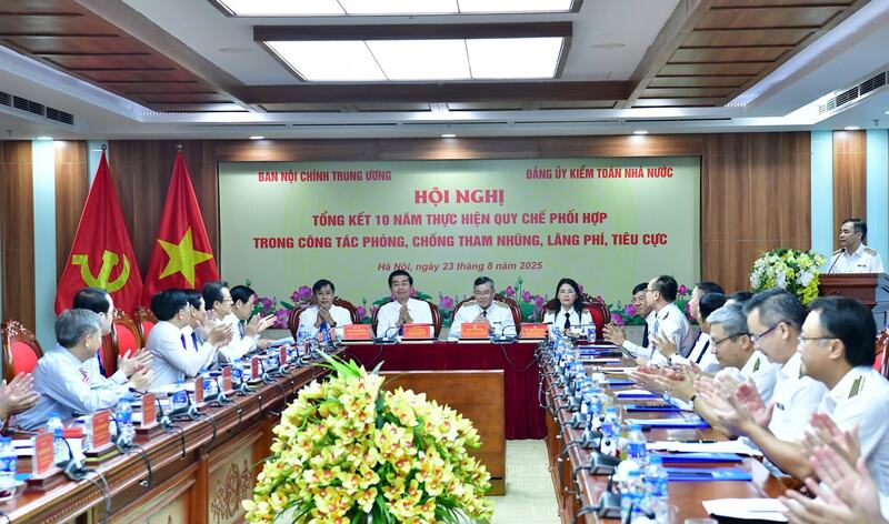 Hội nghị Tổng kết 10 năm thực hiện Quy chế phối hợp giữa Ban Nội chính Trung ương và Đảng ủy Kiểm toán nhà nước trong công tác phòng, chống tham nhũng, lãng phí, tiêu cực. Ảnh: SAV