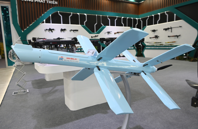 Mẫu UAV do Nhà máy Z131, Tổng cục Công nghiệp Quốc phòng sản xuất, được trưng bày tại Triển lãm Quốc phòng quốc tế 2024. Ảnh: Giang Huy