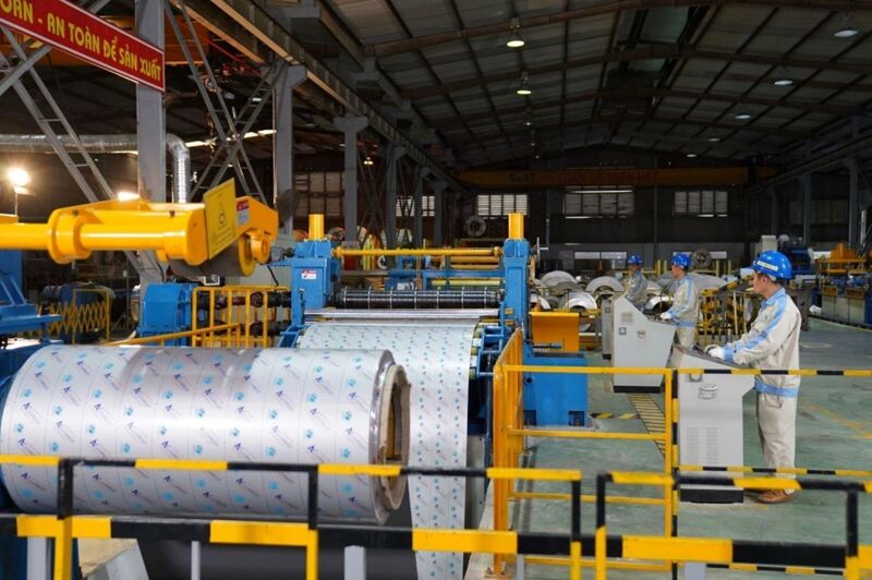 Công nhận vận hành trong nhà máy sản xuất của Nhôm Việt Dũng. Ảnh: NVD
