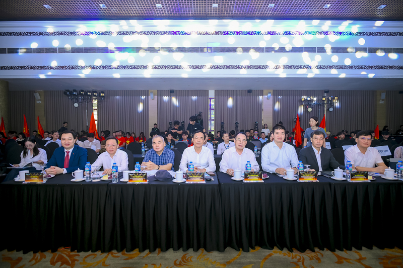 Hội đồng Giám khảo Cuộc thi VietChain Talents 2025 gồm 24 thành viên, đến từ các đơn vị đầu ngành trong nhiều lĩnh vực trọng yếu. Ảnh: VBA