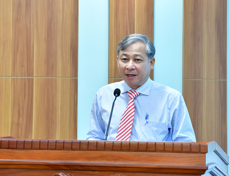 Ông Nguyễn Cảnh Lam,Vụ trưởng Vụ Theo dõi công tác phòng, chống tham nhũng, lãng phí, tiêu cực, Ban Nội chính Trung ương trình bày báo cáo tại hội nghị. Ảnh: SAV