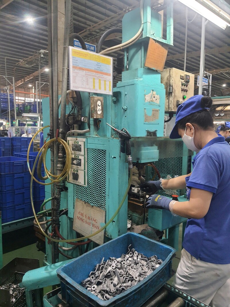 Dây chuyền sản xuất tại FCC. Ảnh: Mai Hải