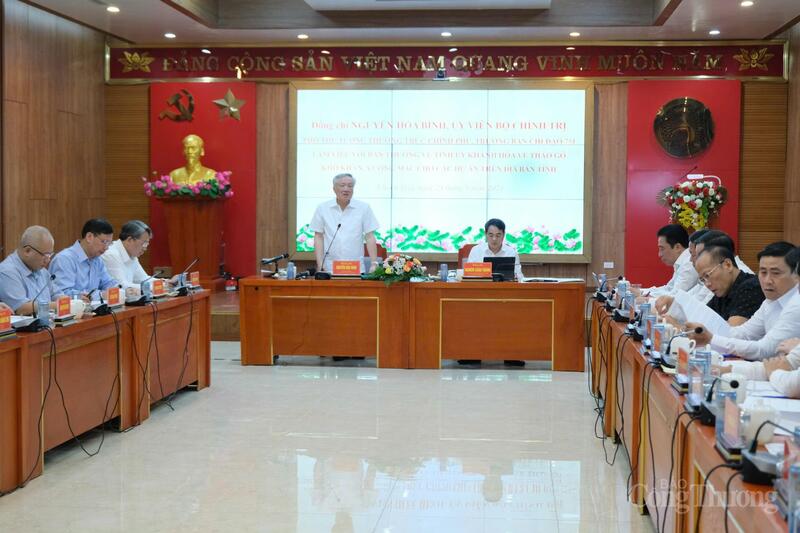 Quang cảnh buổi làm việc. Ảnh: Lê Sơn