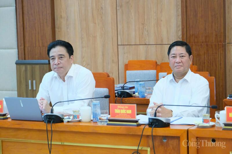 Lãnh đạo tỉnh Khánh Hòa tại buổi làm việc