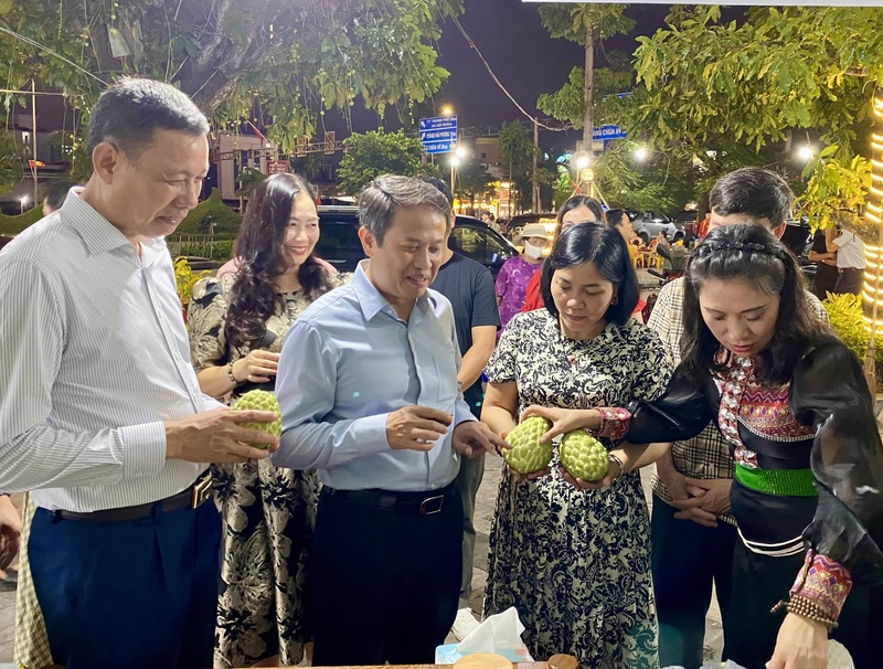 Tuần Nông sản và Thực phẩm an toàn tỉnh Sơn La tại Hải Phòng là cơ hội quảng bá nông sản Tây Bắc với người tiêu dùng (Ảnh: Liêm Đoàn)