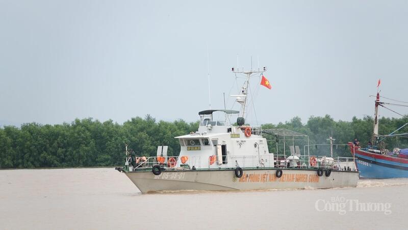 Lực lượng Biên phòng tuần tra, kêu gọi tàu thuyền về nơi tránh trú