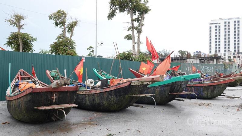 Thanh Hóa: Tàu thuyền neo đậu an toàn trước khi bão số 5 đổ bộ - 18