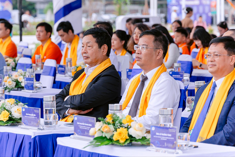 Lãnh đạo Thành phố Huế và lãnh đạo Tập đoàn FPT tại sự kiện. Ảnh: BTC