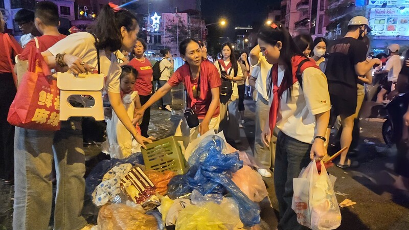 Người dân xem đây là trách nhiệm chung, ý thức việc trả lại đường phố thông thoáng càng sớm càng tốt