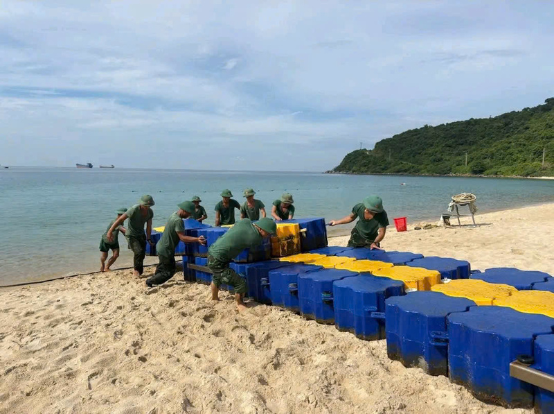 Xã đảo Tân Hiệp (Cù Lao Chàm) khẩn trương ứng phó với bão số 5. Ảnh: Bình An