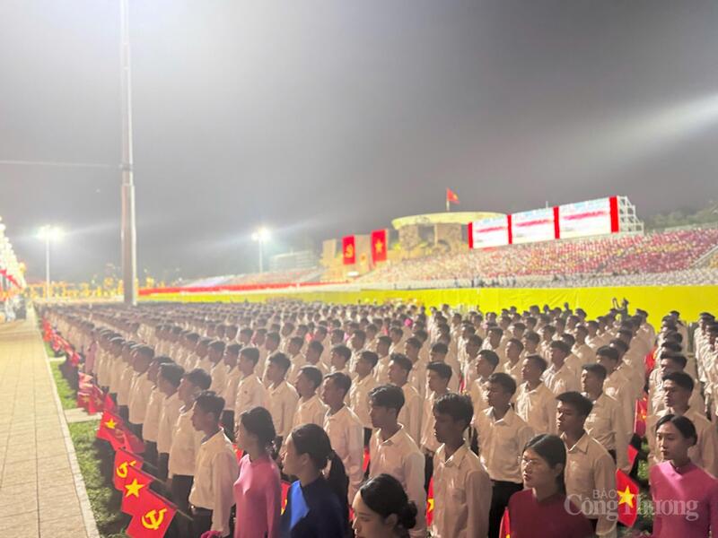 Chương trình tổng hợp luyện diễu binh, diễu hành trong tối 23/4 với quy mô tương đương hôm 21/8 và có thêm một số khối