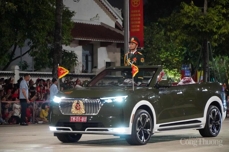 Xe chỉ huy