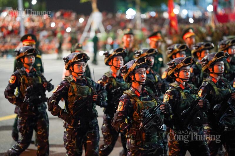Khối học viên các học viện, nhà trường