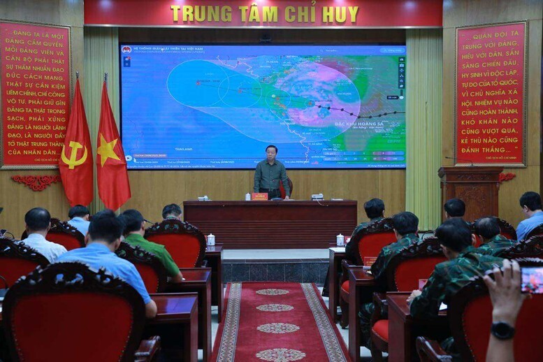 "An toàn tính mạng của nhân dân phải đặt lên hàng đầu", Phó Thủ tướng Trần Hồng Hà nhấn mạnh - Ảnh: VGP/Minh Khôi