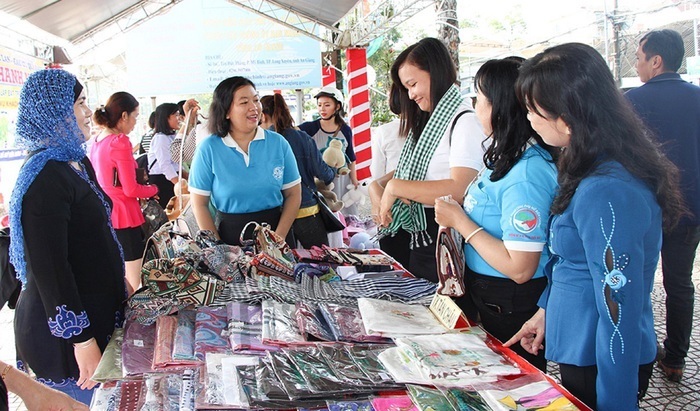 An Giang nỗ lực nâng cao đời sống phụ nữ vùng đồng bào.