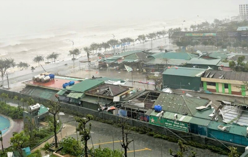 Bão số 5 quần thảo trên các địa phương ven biển Hà Tĩnh, gây thiệt hại nặng nề. Ảnh: Trọng Tùng