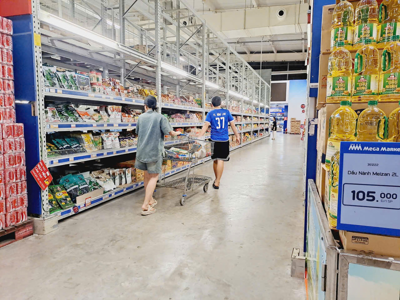 MM Mega Market Vinh đảm bảo nguồn cung cho khách cá nhân và doanh nghiệp (Ảnh: Phương Giang)