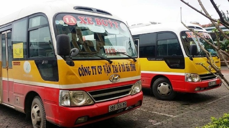 Dừng mọi hoạt động xe buýt ở Hà Tĩnh thời điểm bão số 5 đổ bộ. Ảnh: Phúc Sơn