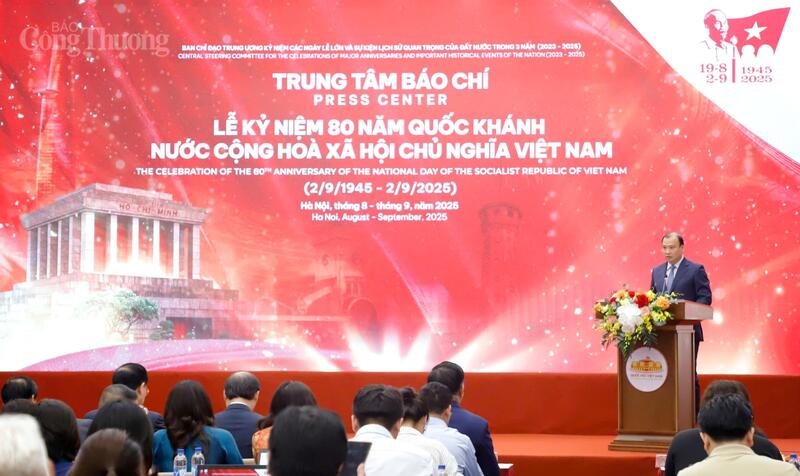 Thứ trưởng Thường trực Bộ Văn hóa, Thể thao và Du lịch, Giám đốc Trung tâm Báo chí Lễ kỷ niệm 80 năm Quốc khánh Lê Hải Bình phát biểu khai trương Trung tâm Báo chí. Ảnh: Xuân Trường