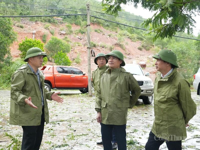 Tổng Giám đốc EVNNPC Nguyễn Đức Thiện cùng đoàn công tác kiểm tra tình hình và chỉ đạo công tác khắc phục thiệt hại sau cơn bão số 5 tại Thanh Hóa