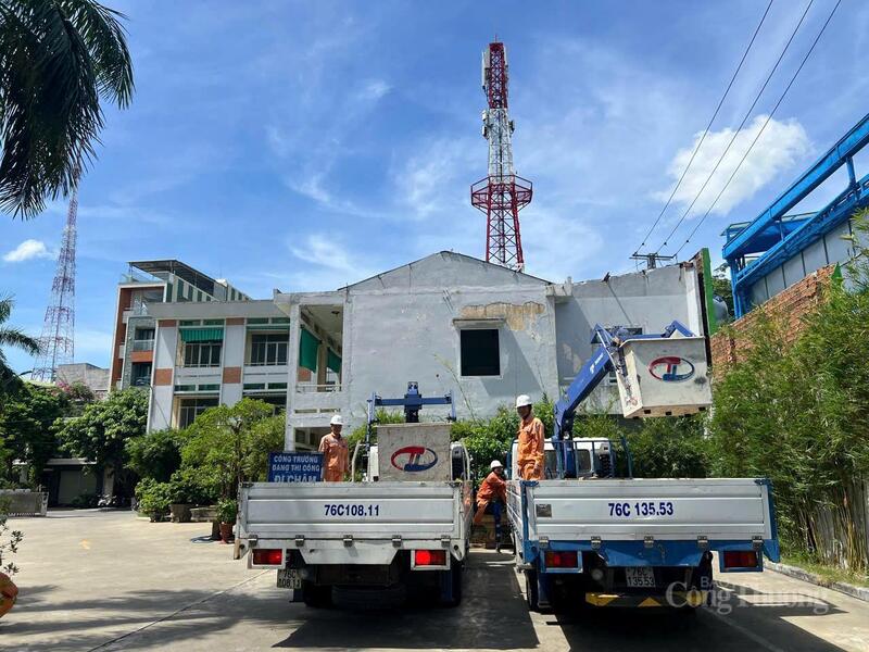 Điện lực Quảng Ngãi tham gia hỗ trợ khắc phục các sự cố điện tại tỉnh Hà Tĩnh